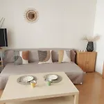 Castle With Terrace Self-check-in דירה *