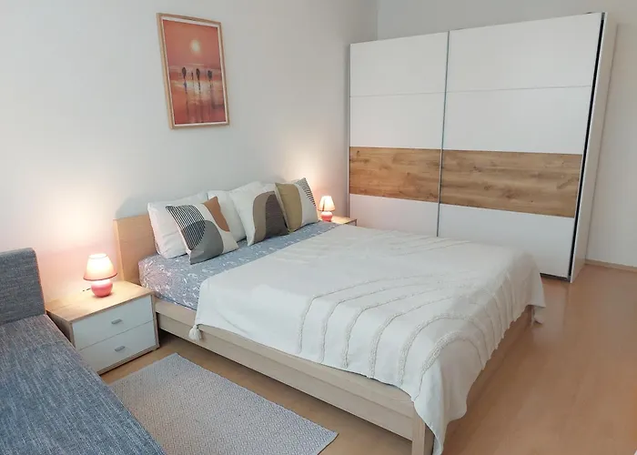 Castle With Terrace Self-check-in *