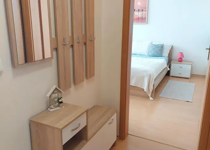 Castle With Terrace Self-check-in Μπρατισλάβα